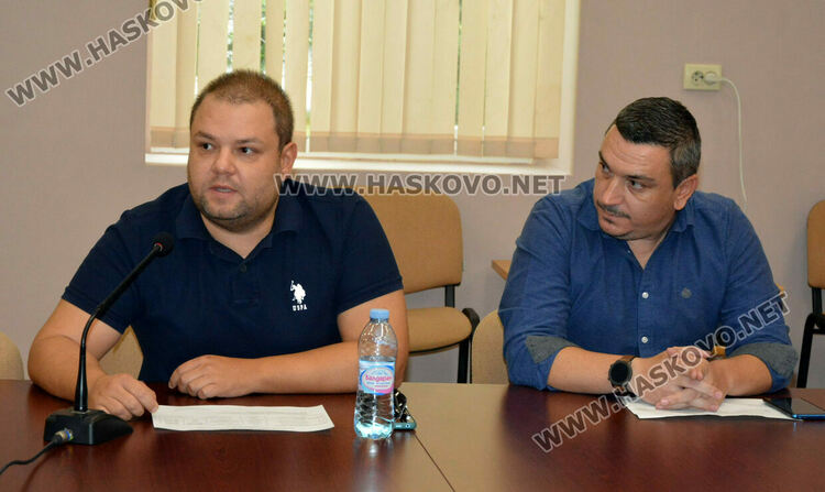 Две ДПС-та искат място в РИК за изборите, решава ЦИК