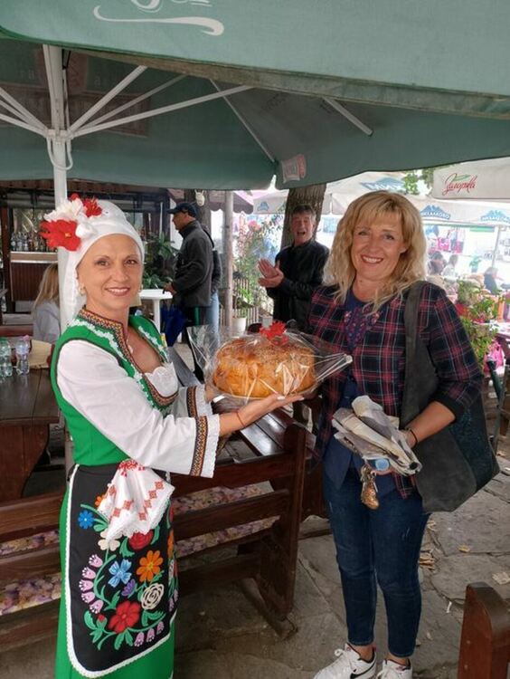 Певческата група от Дълбок извор взе участие във Фестивала на киселото мляко в Момчиловци