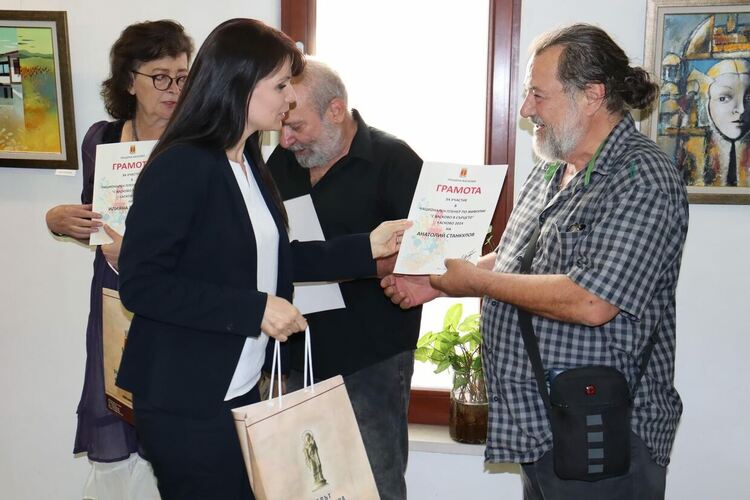 Платната от Националния пленер по живопис „С Хасково в сърцето“ ще вдъхновяват млади творци