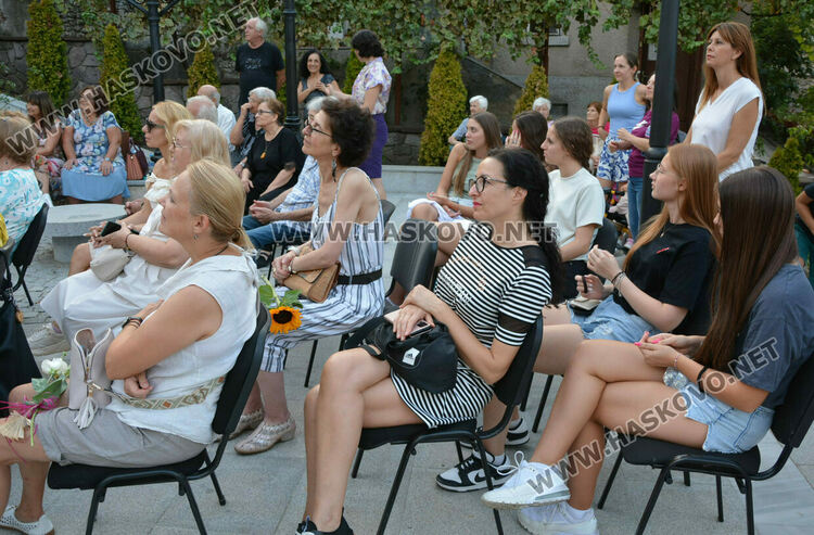 Любими композитори звучаха на подхода към Монумента на Богородица