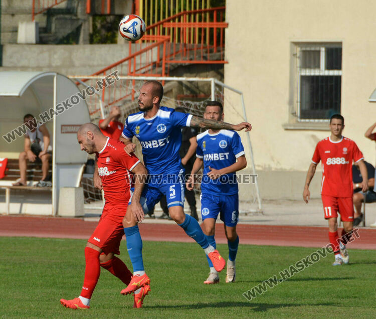 „Черноморец“ взе дербито със „Саяна Хасково“