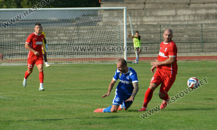 „Черноморец“ взе дербито със „Саяна Хасково“