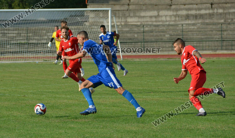 „Черноморец“ взе дербито със „Саяна Хасково“