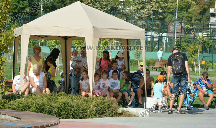 От 7 до 76-годишни се състезаваха със скейтбордове 