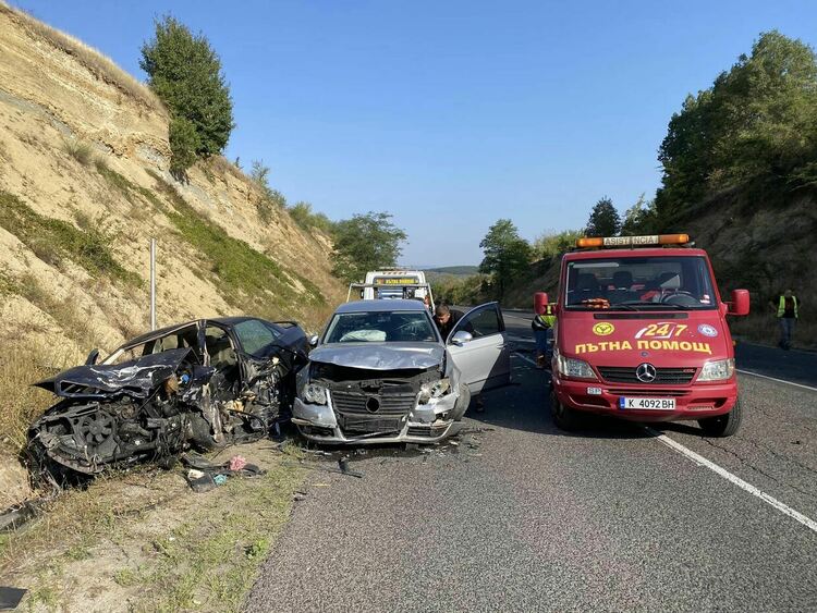 Тежка катастрофа тази сутрин при КПП Чилик,един загина на място,петима са пострадали