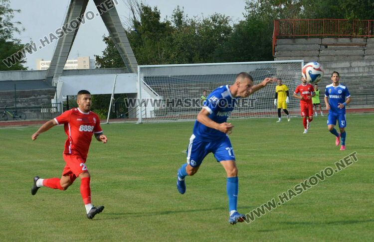 „Черноморец“ взе дербито със „Саяна Хасково“