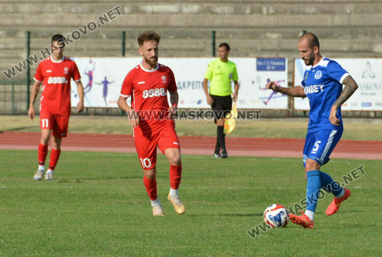 „Черноморец“ взе дербито със „Саяна Хасково“