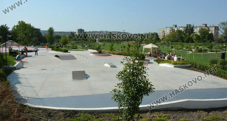 От 7 до 76-годишни се състезаваха със скейтбордове 