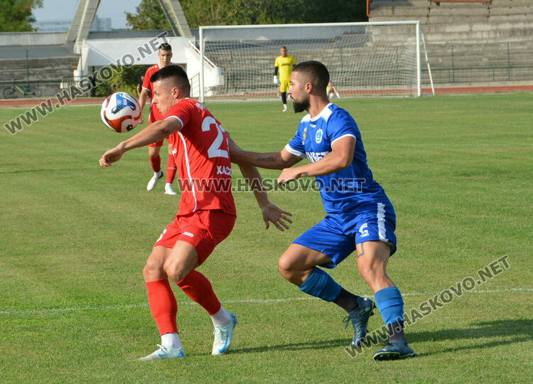 „Черноморец“ взе дербито със „Саяна Хасково“