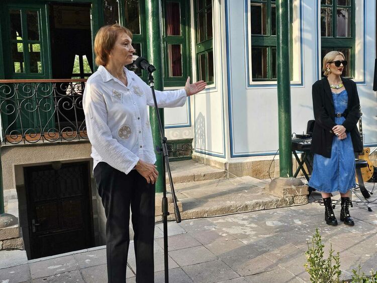 Представиха списание  „CODIFY sport ХАСКОВО“ в двора на Кирковото училище