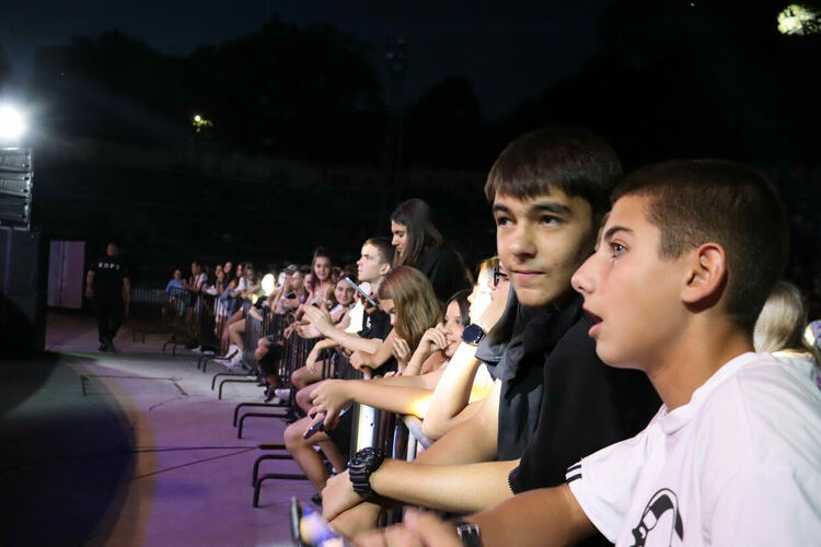 Френско дуо и местни диджеи направиха страхотно шоу