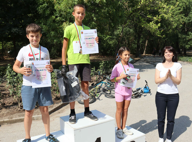 30 деца участваха в състезание по приложно колоездене