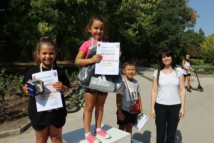30 деца участваха в състезание по приложно колоездене
