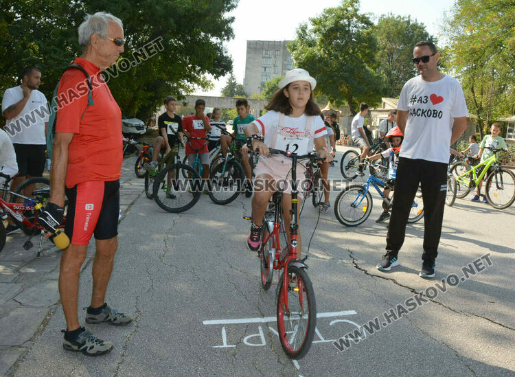 30 деца участваха в състезание по приложно колоездене