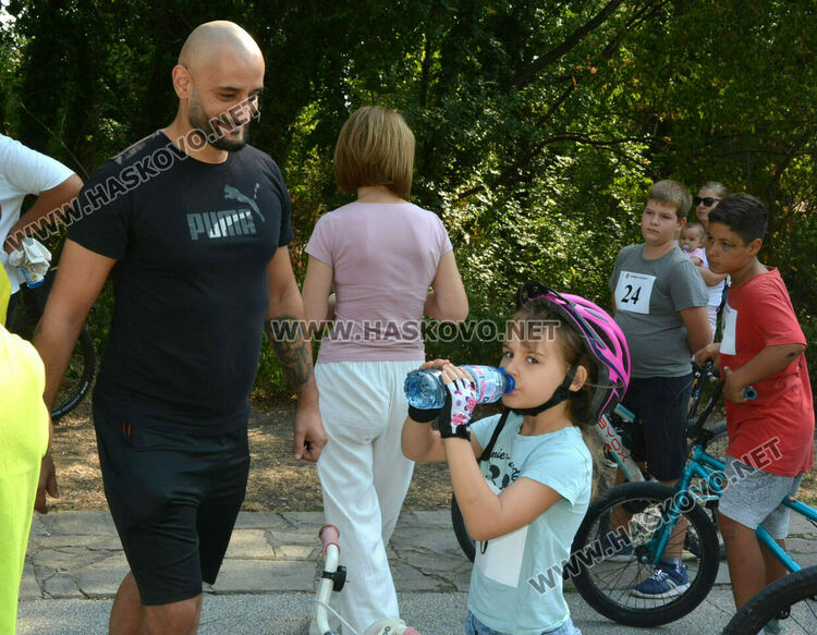 30 деца участваха в състезание по приложно колоездене