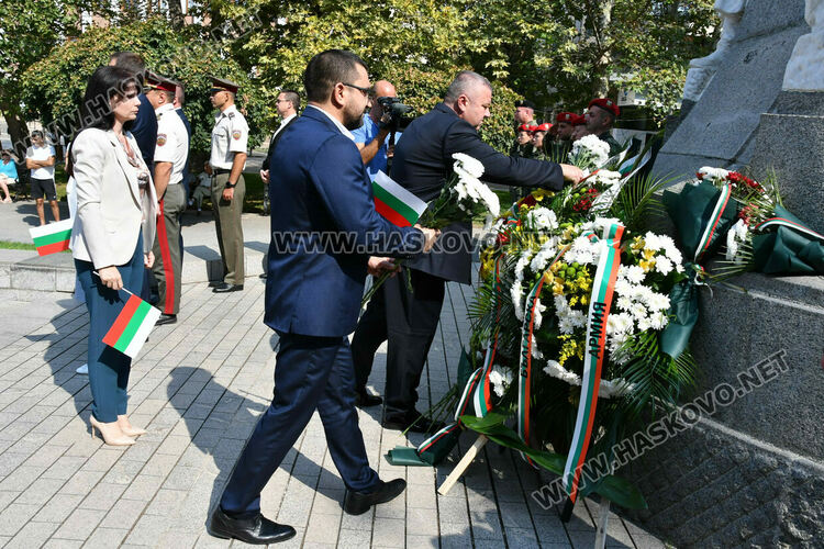 Хасково отбеляза 139 г. от Съединението, изви се празнично хоро