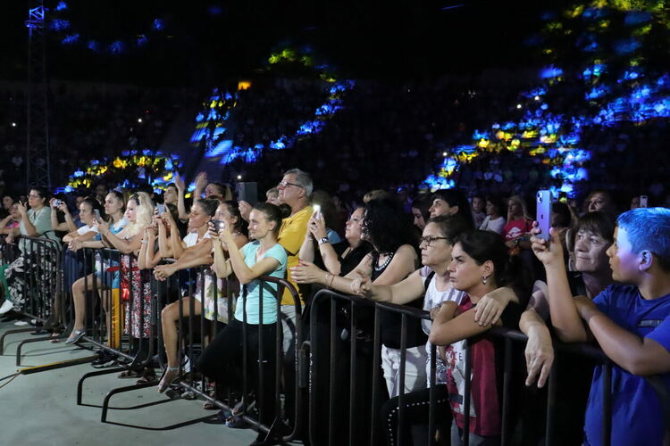 Хасково изпя вечните български песни с Кристина Димитрова и Тоника СВ 