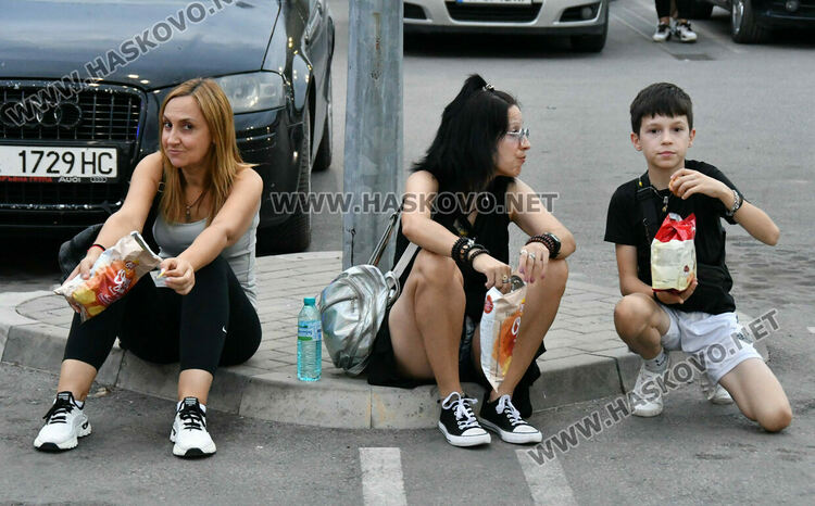 Лятно автокино в Хасково събра деца, младежи и възрастни