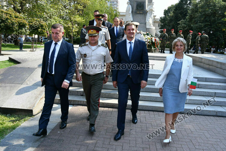 Хасково отбеляза 139 г. от Съединението, изви се празнично хоро