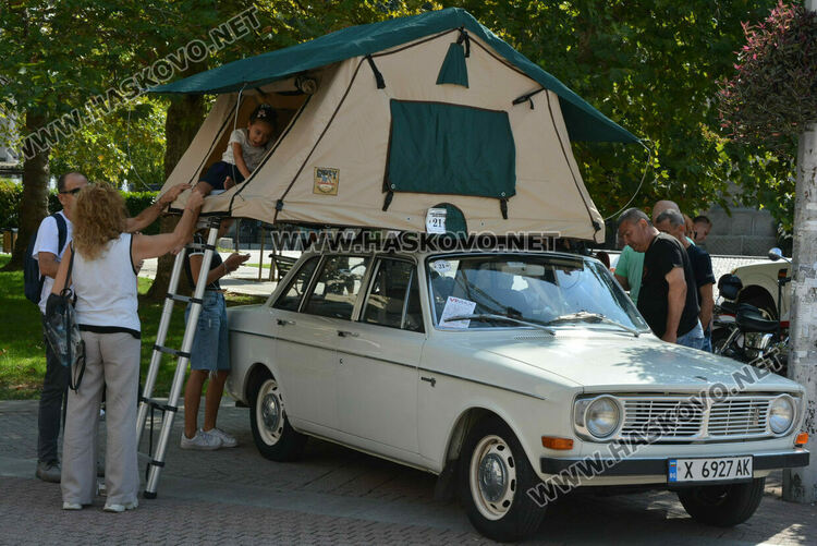 От Трабант до Кадилак на ретро парада в Хасково