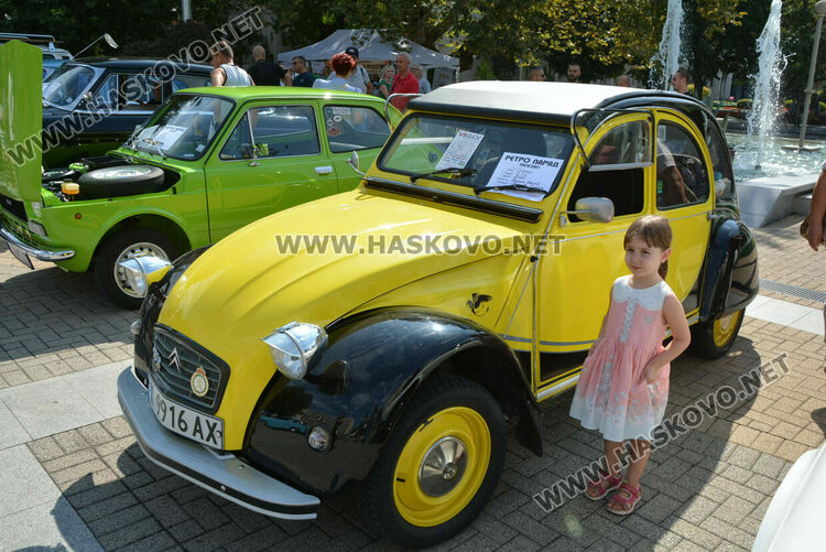 От Трабант до Кадилак на ретро парада в Хасково