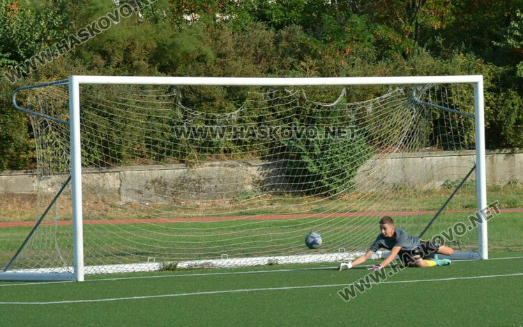 ФК „Хасково“ громи на старта на областната група