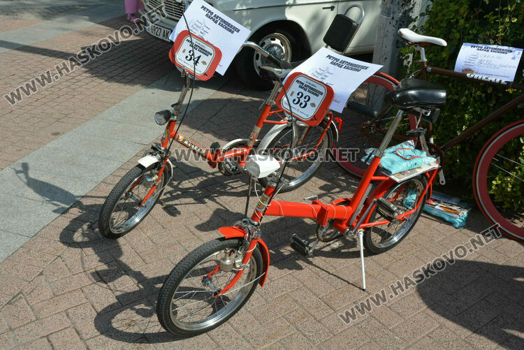 От Трабант до Кадилак на ретро парада в Хасково