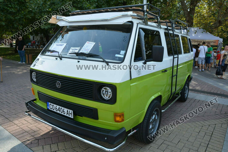 От Трабант до Кадилак на ретро парада в Хасково