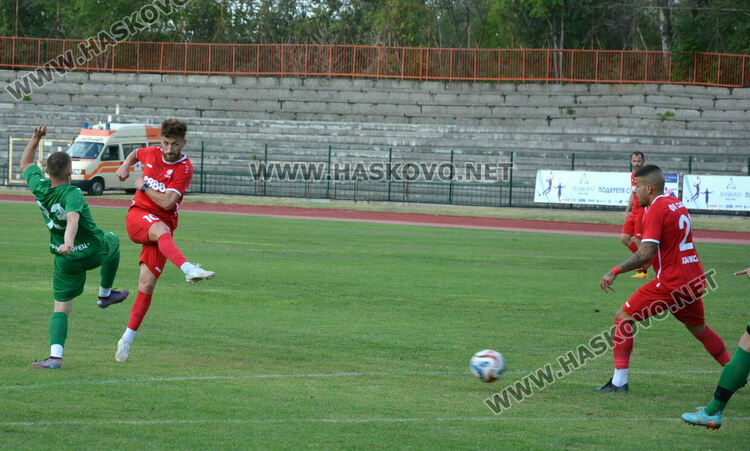 „Саяна Хасково“ с трудна победа над „Загорец“, Ахмед Осман герой за домакините