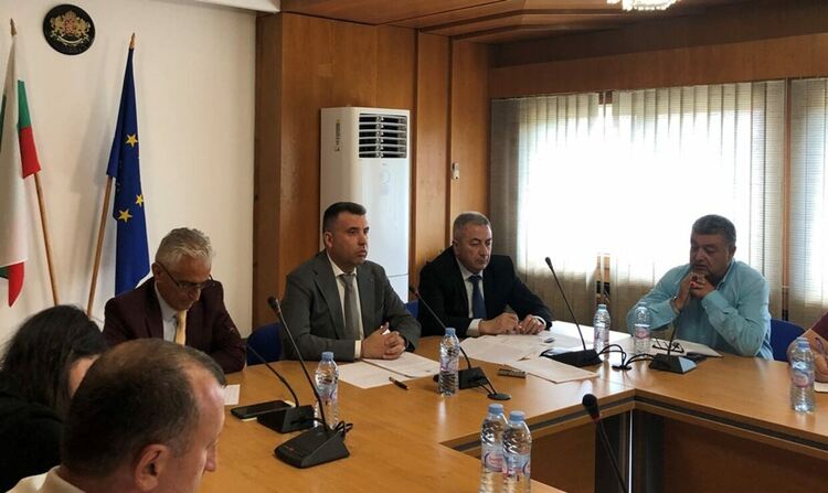 Проблемите с водата и състоянието на речните корита бяха обсъдени на областно заседание