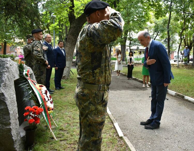 Асеновград отбеляза тържествено годишнината от Съединението 