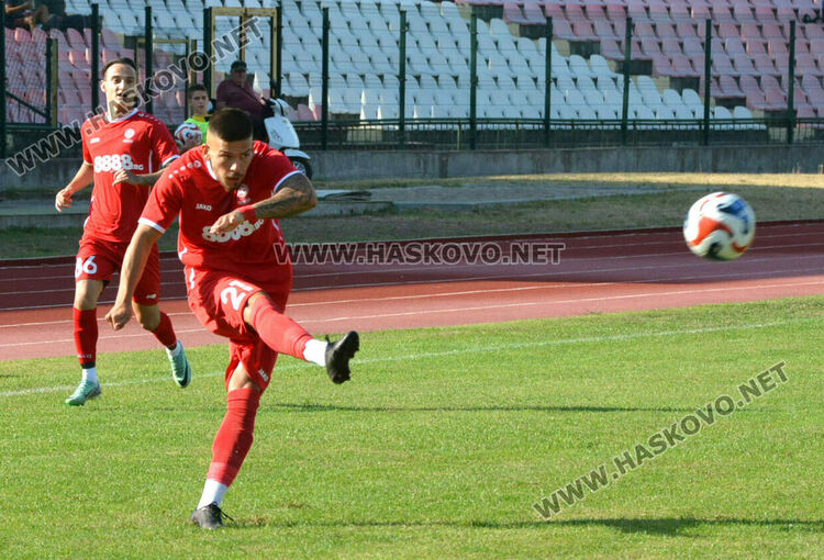 „Саяна Хасково“ с трудна победа над „Загорец“, Ахмед Осман герой за домакините