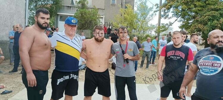 Георги Иванов от Кърджали победи в борбите на събора в Токачка