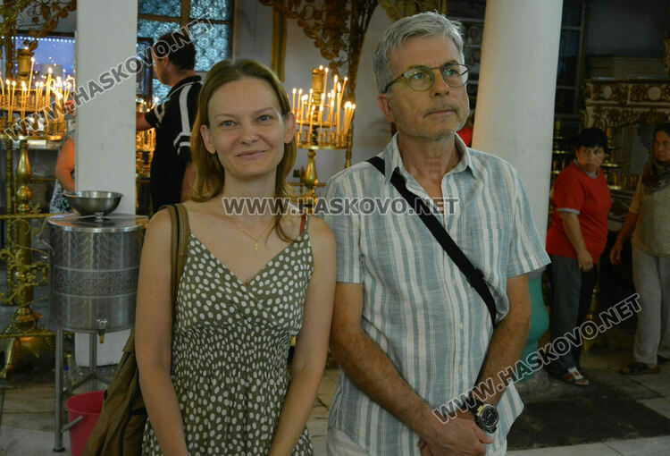 Отслужиха света литургия за Рождество Богородично