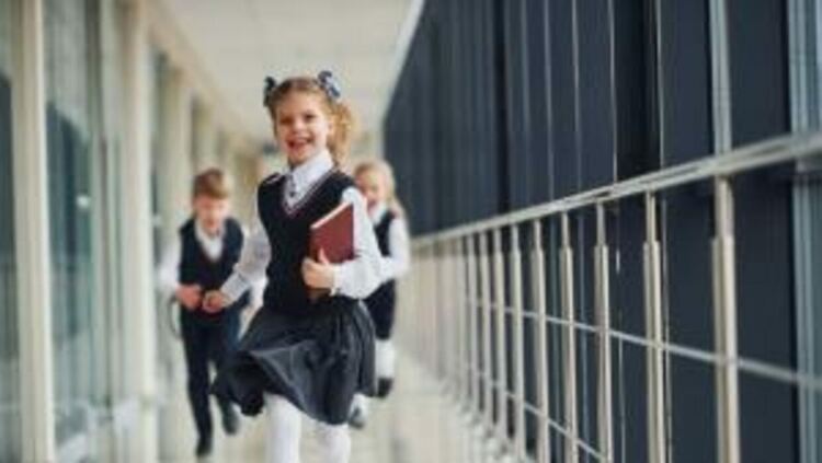 Училищните униформи - опасни ли са и какви са изискванията