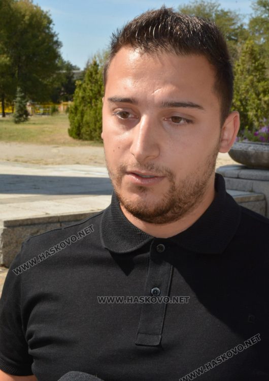 7 социалисти почетоха Девети септември в Хасково