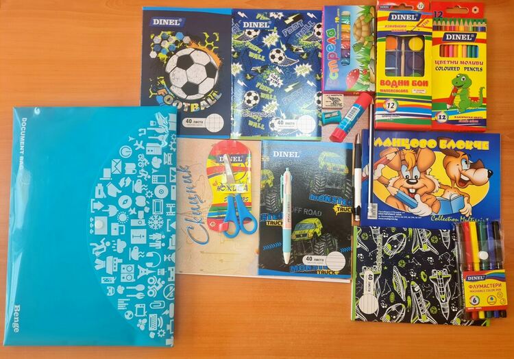 Безплатни ученически пособия ще получат първокласниците в Момчилград  