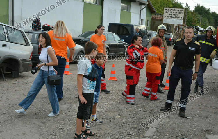 Огнеборците получиха нова кола и оборудване за изваждане на пострадали при катастрофи