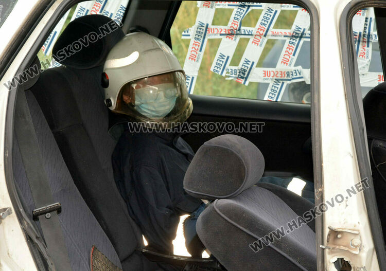 Огнеборците получиха нова кола и оборудване за изваждане на пострадали при катастрофи