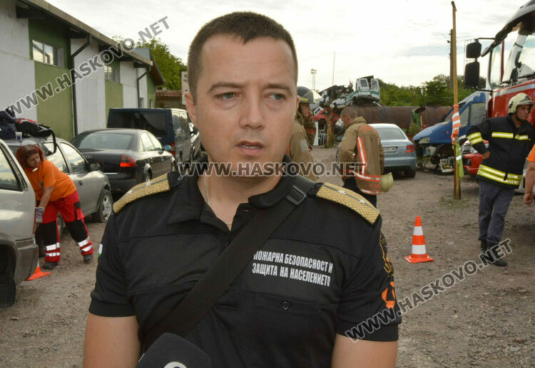 Огнеборците получиха нова кола и оборудване за изваждане на пострадали при катастрофи