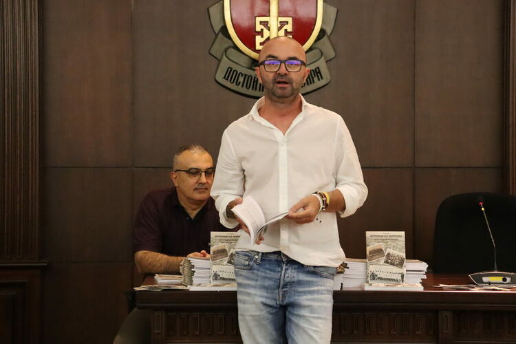 Представиха книга за историята на хасковския футбол през първата половина на 20 век