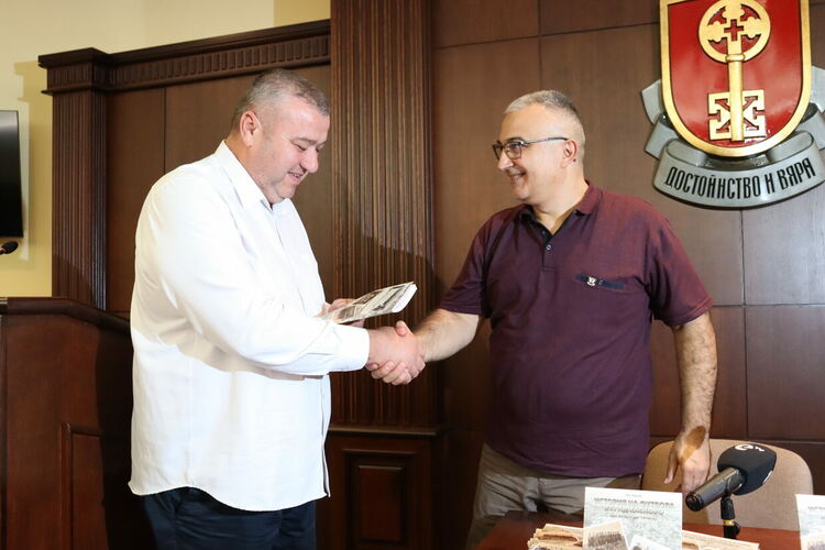 Представиха книга за историята на хасковския футбол през първата половина на 20 век