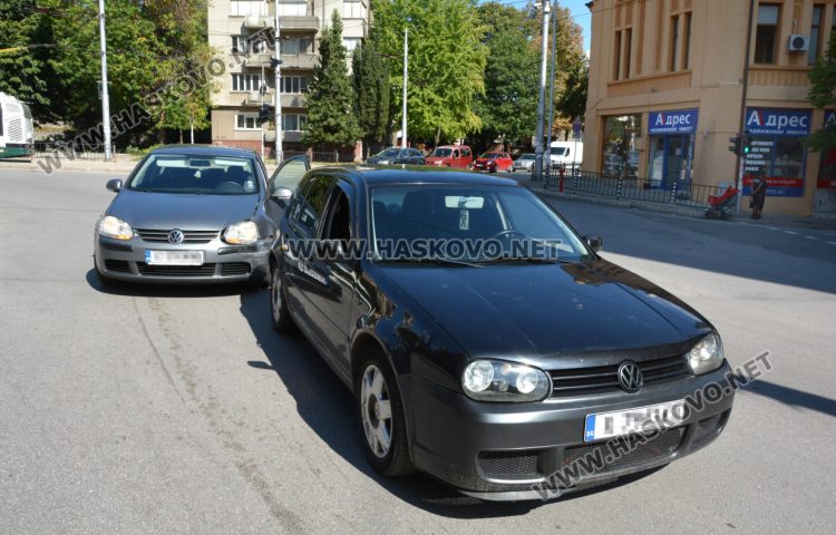 Пешеходци с количка предизвикаха катастрофа на бул. „Раковски“
