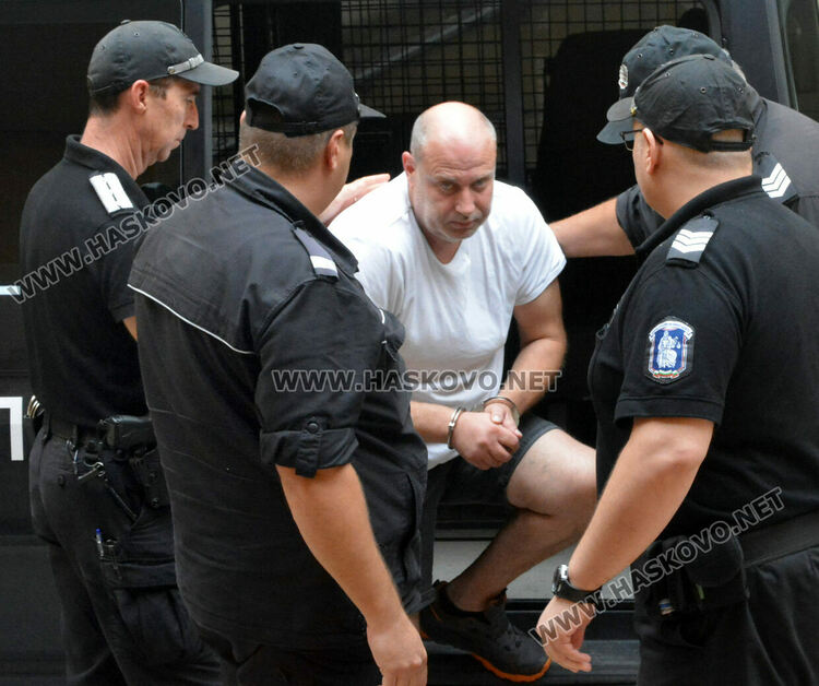 Съдът пусна под домашен арест задържания за рекордното контрабандно злато