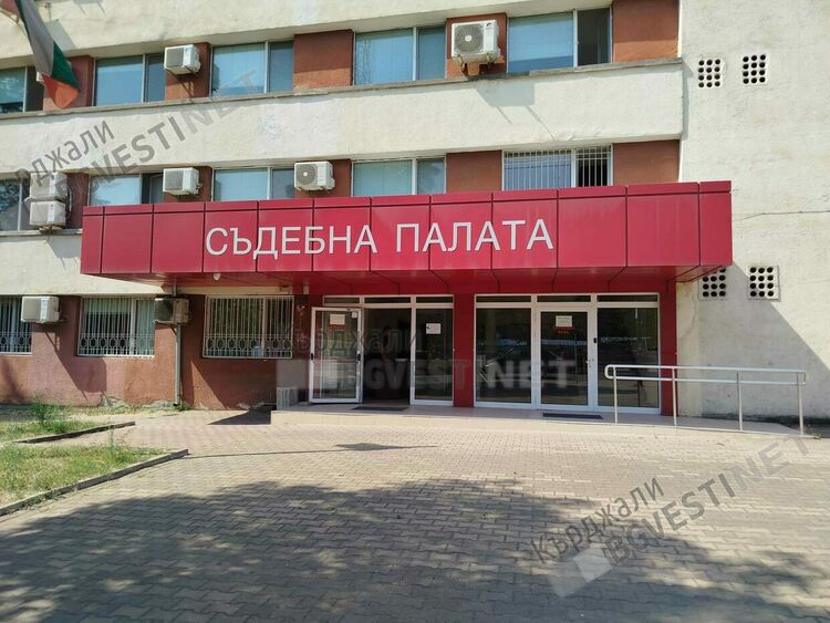 Окръжният съд отложи делото срещу непълнолетен, обвинен в опит за убийство 