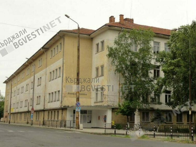 Кърджалийско училище обяви дарителска инициатива за първия учебен ден под надслов „Подари надежда вместо букет!“