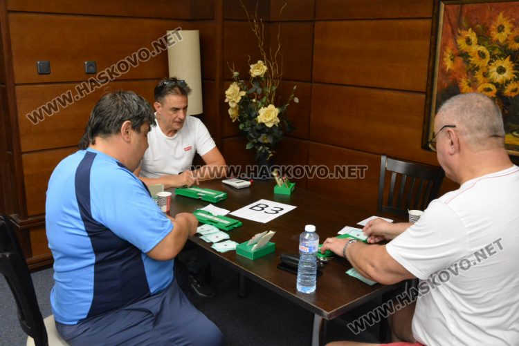 Димитровградчани спечелиха двойковия турнир по спортен бридж в Хасково