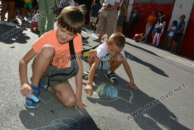Забавления за деца на професионалния празник на пожарната