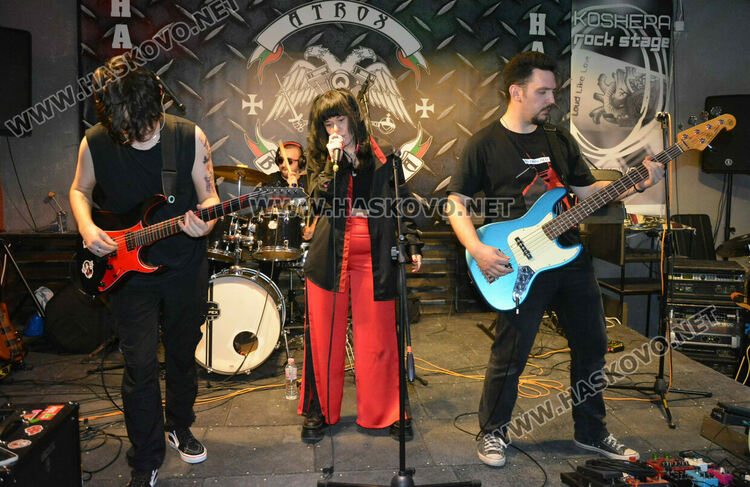 Вечер за феновете на рок музиката в Хасково