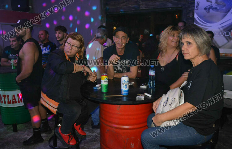 Вечер за феновете на рок музиката в Хасково